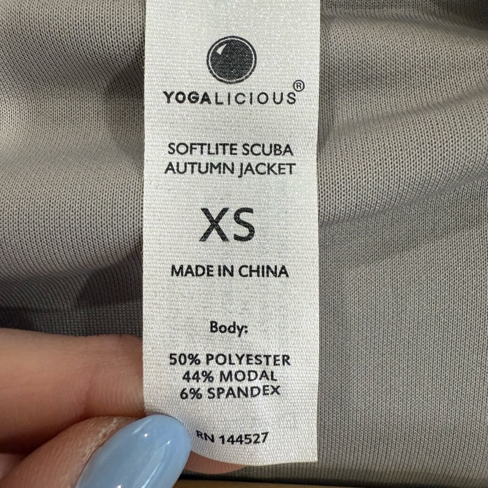 Yogalicious Light Gray Utility Jacket XS EUC - Picture 16 of 16